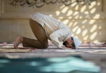 Mengapa Beristighfar Setelah Mengucapkan Salam saat Sholat? Ini Dalilnya!