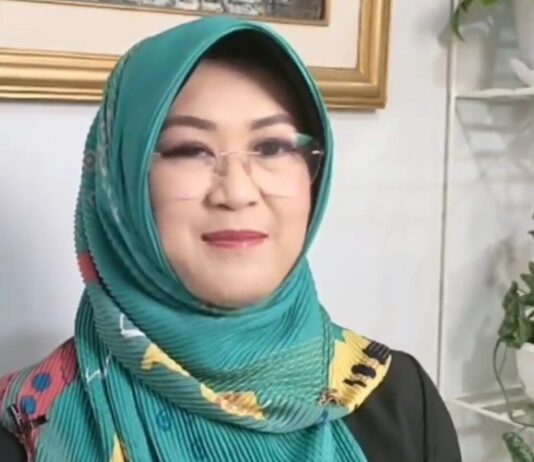 dr. Tifa, Sang Pegiat Sebarkan Ijazah Palsu Joko Widodo, Ternyata Gelar Doktornya Palsu, Kampus tak Akui