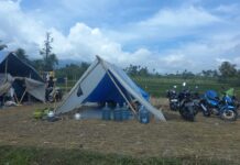 Pupuk Kujang Salurkan Bantuan, Pengungsi Kampung Selaeurih Ngungsi di Tenda Plastik Darurat