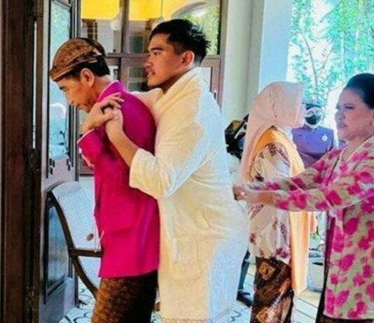 Luar Biasa! Kemarin Presiden Joko Widodo di Cianjur Ngurus Rakyat, Pagi ini Sibuk di Prosesi Siraman Sang Anak
