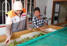 Dihantam Covid Lansia ini Berhenti Mengayuh Becak padahal Harus Hidupi Istri dan Enam Anak