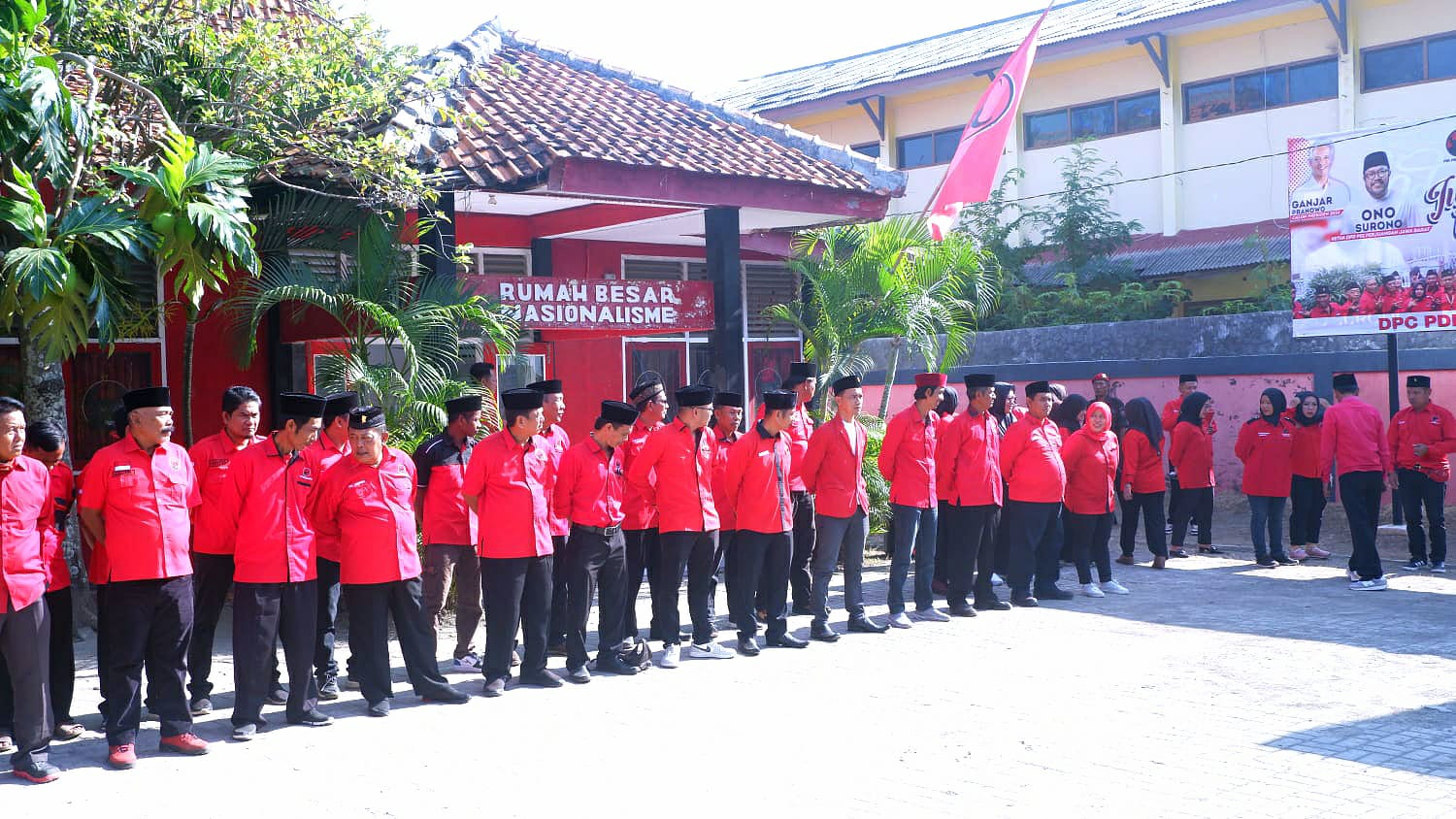 Ikuti Puncak Peringatan Bulan Bung Karno Di GBK, PDI-P Indramayu ...