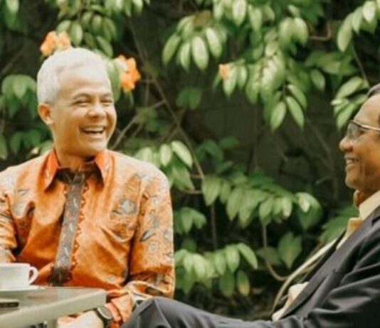 Dipasangkan Jadi Cawapres, Mahfud Md. Langsung Kerek Elektabilitas Ganjar dan Salip Prabowo
