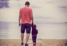 Ayo Ayah-Bunda Ajak Anak Jalan Kaki! Manfaatnya Lebih dari Kesehatan Fisik, Lho