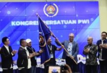 Kalahkan Hendry di Kongres, Cak Munir Terpilih sebagai Ketum PWI Pusat Periode 2025-2030