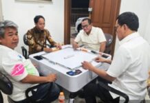 Terciduk Main Domino dengan Tersangka Pembalak Liar, Menhut Raja Juli Ngaku Tak Kenal Azis Wellang