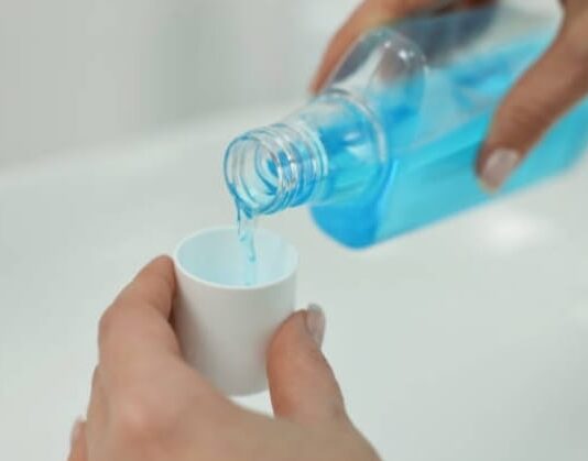 Berbahaya, Jangan Sering Pakai Obat Kumur! Ini Penjelasan Dokter